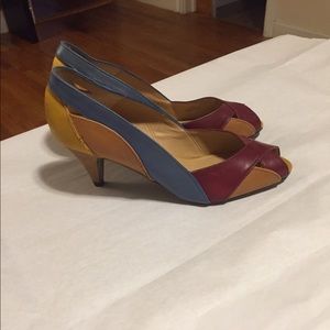 Steve Madden Peep Toe Pump