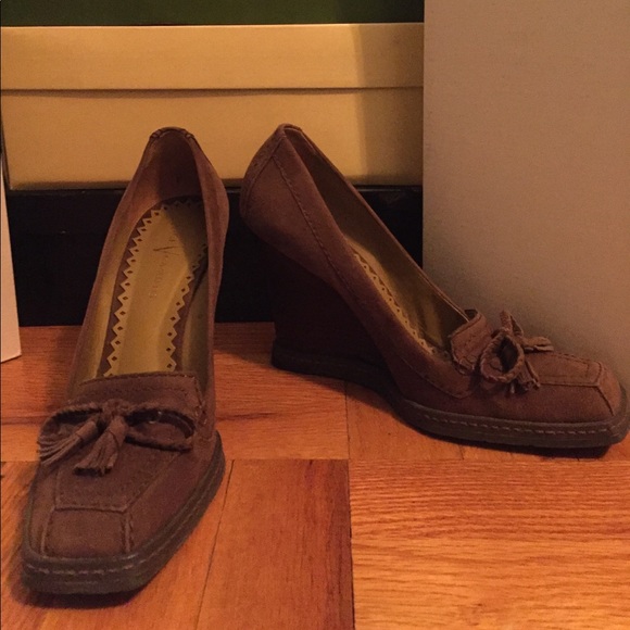 Vince Camuto wedges - Picture 2 of 8