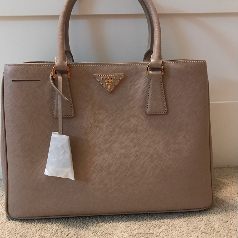 Prada bag Saffiano lux cammeo tu