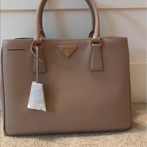 Prada bag Saffiano lux cammeo tu