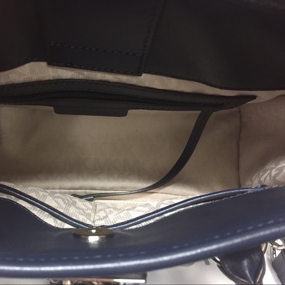 Brand new MICHAEL KORS purse - Picture 4 of 7