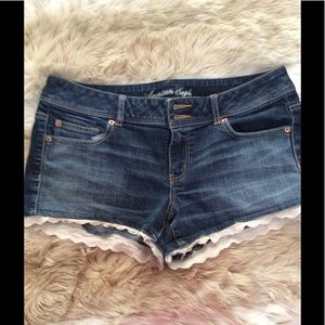 Size 14 lace trim American Eagle shorts