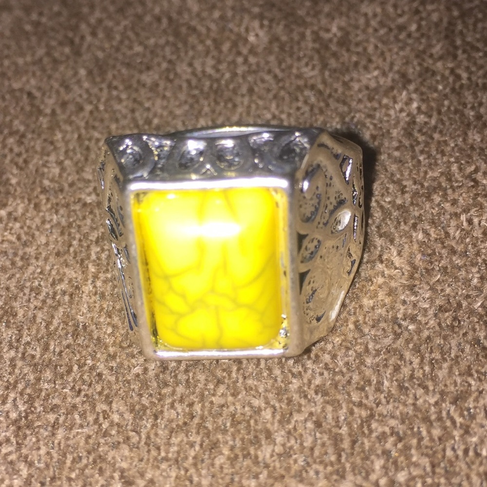 Dracula Yellow