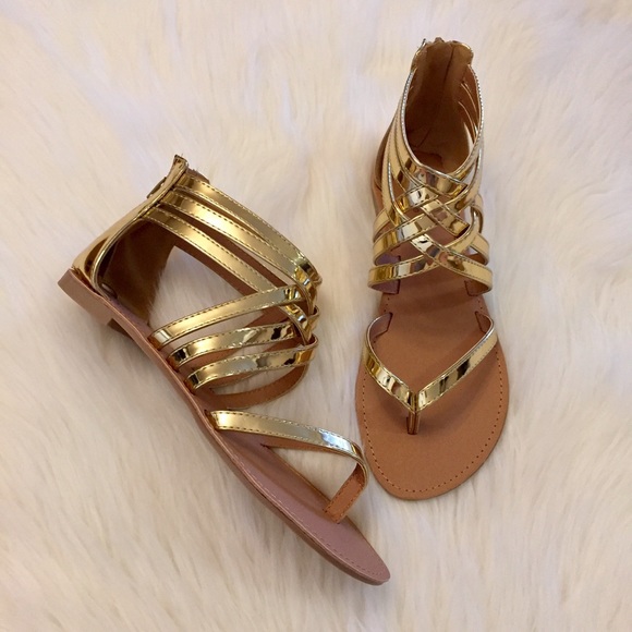 •LAST 1• Malibu Metallic Criss Cross Vamp Sandal - Picture 3 of 8