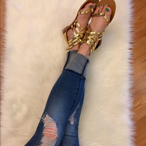 •LAST 1• Malibu Metallic Criss Cross Vamp Sandal - Picture 5 of 8