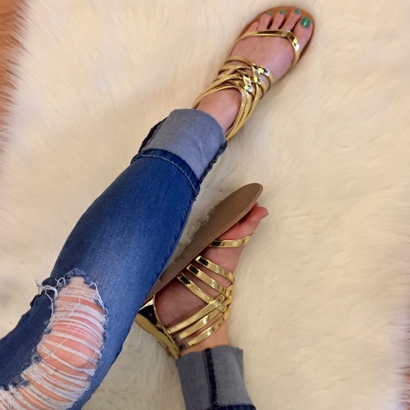 •LAST 1• Malibu Metallic Criss Cross Vamp Sandal - Picture 7 of 8