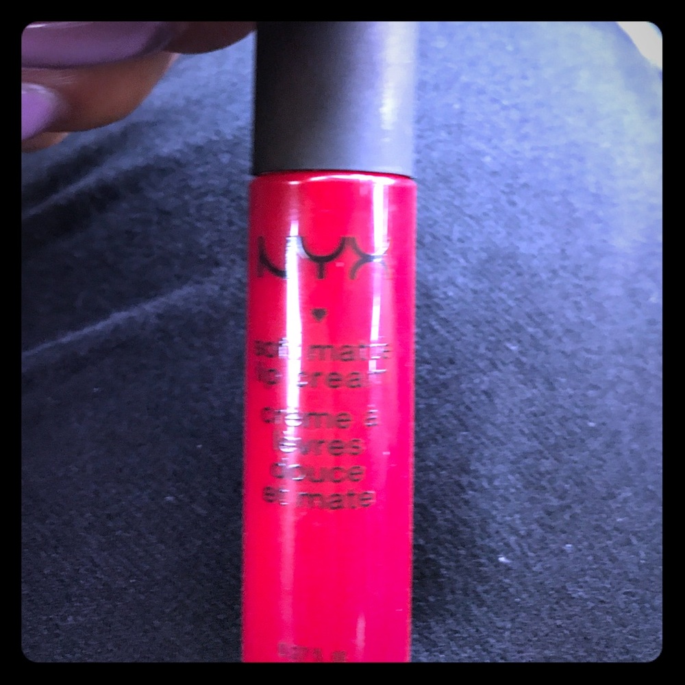 NYX SOFT MATTE LIP CREAM