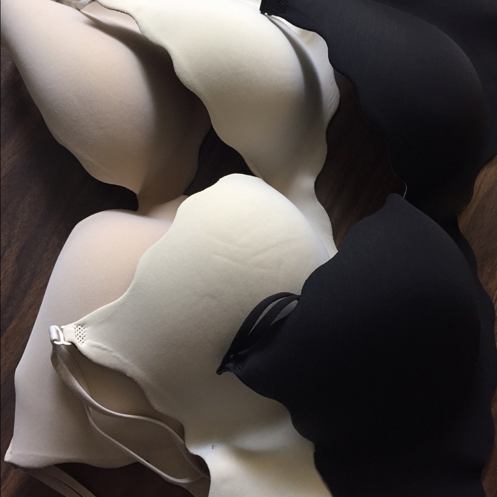 SOLD! Victoria's Secret 38C Bras *SOLD*