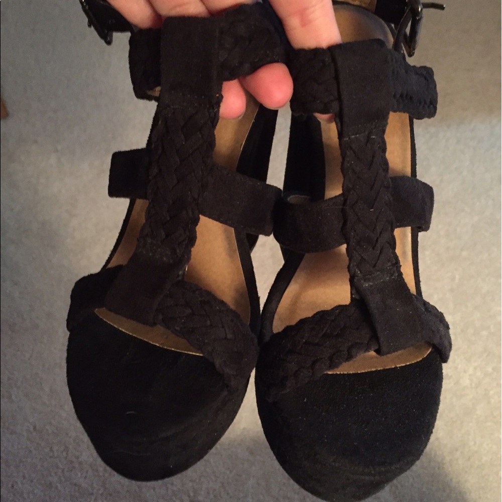 Black braided wedges