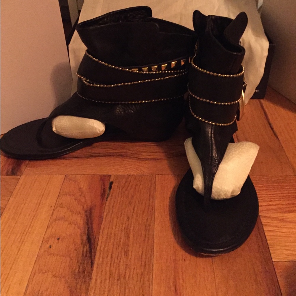 Dolce Vita Agatha sandals