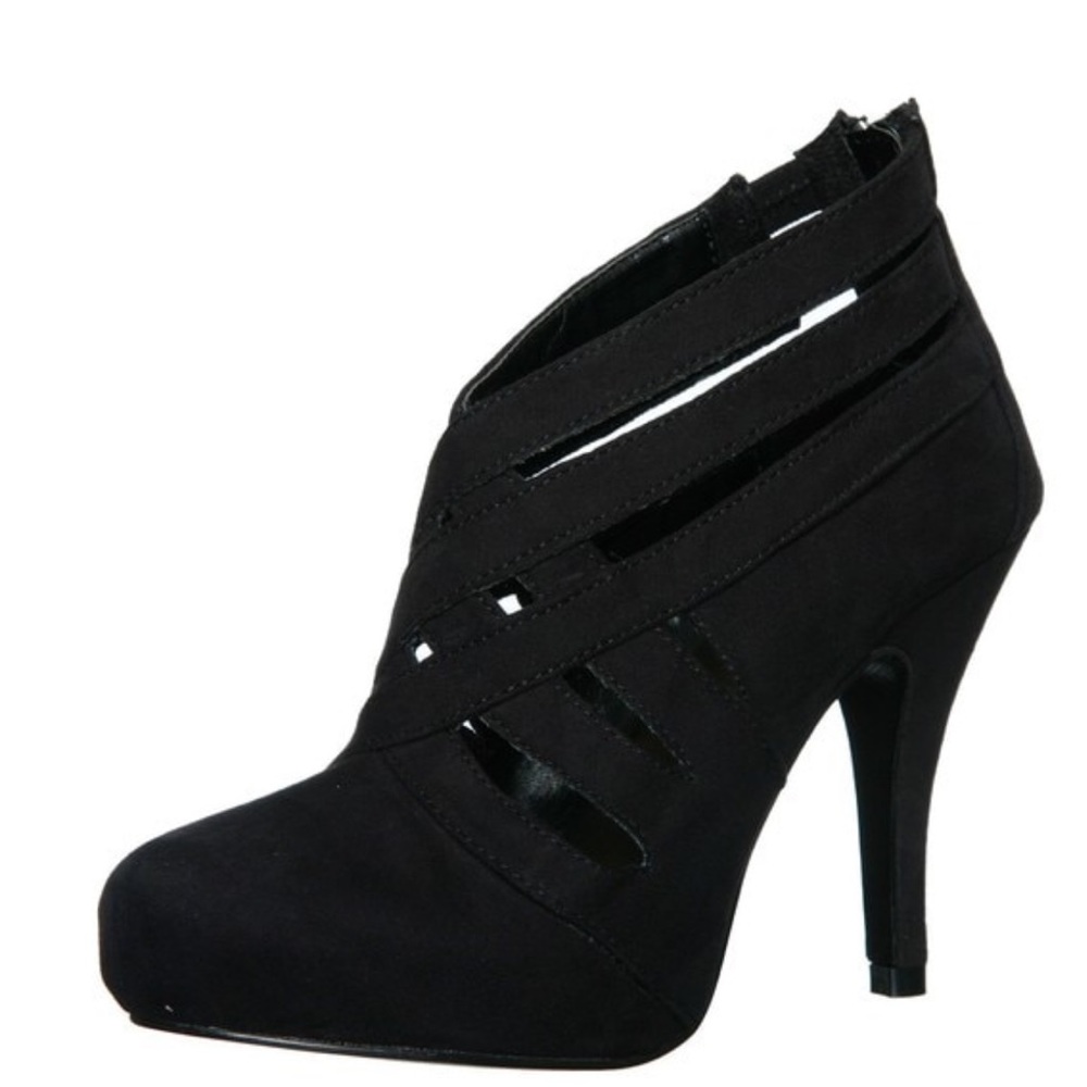 Unlisted by Kenneth Cole black heels -size 8