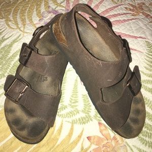 Birkie's L7-2 buckle Birkenstock.