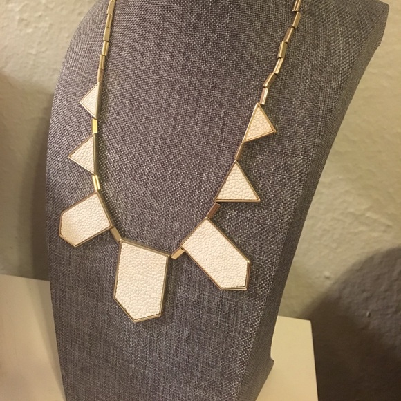 house of harlow | statement necklace - Picture 2 of 6