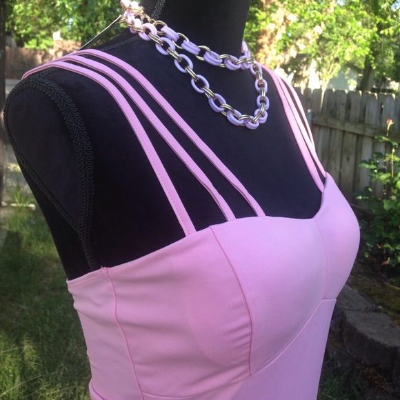 VALENTINE Pink strappy jeweled back top NWT size S - Picture 8 of 8