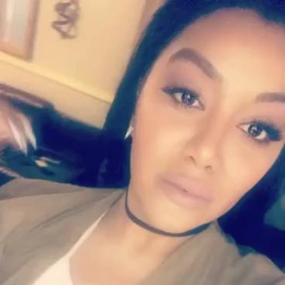 Meet your Posher, Desiree