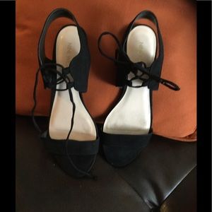 Ankle strapped flat sandals