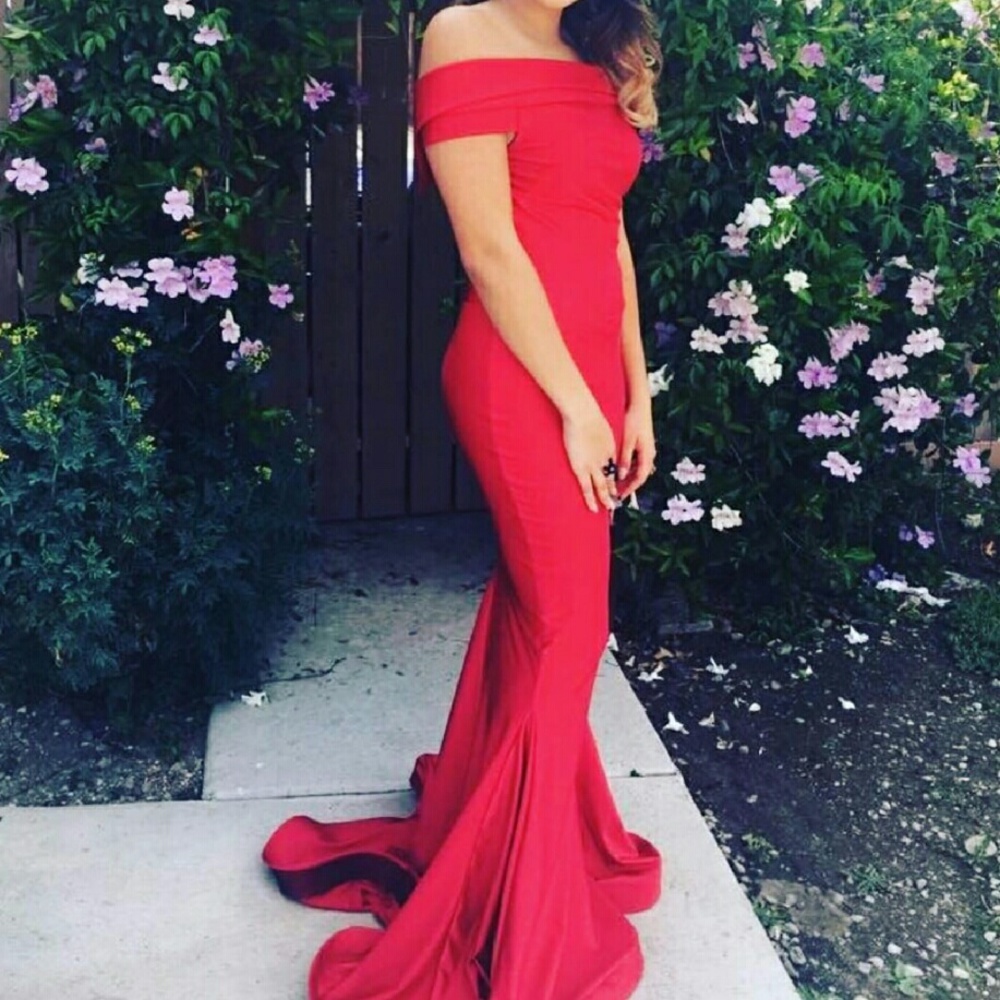 Jessica Collection Prom Dress Red