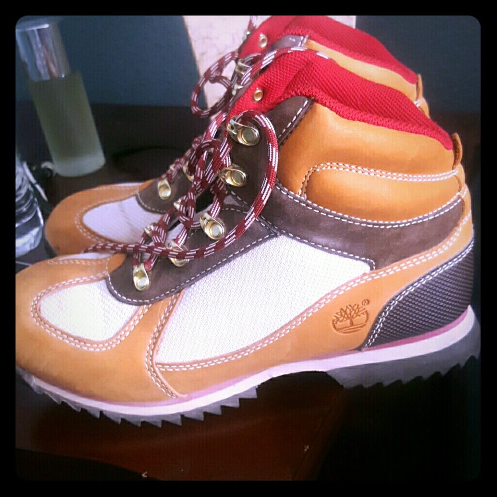 SOLD Brown white & red TIMBERLANDS