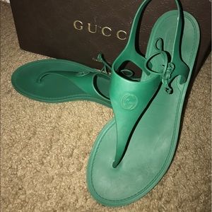 Gucci Rubber indian jade sandals