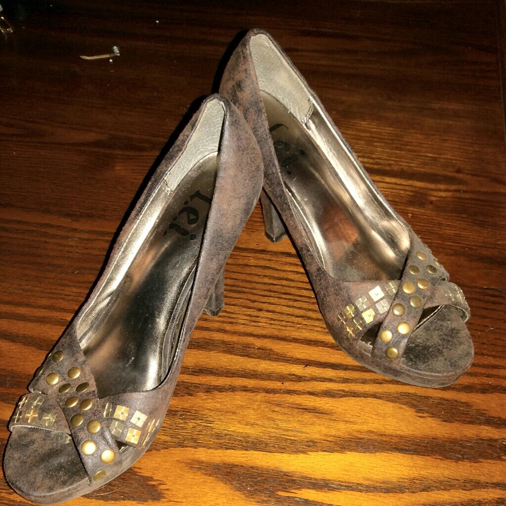 Brown high heals