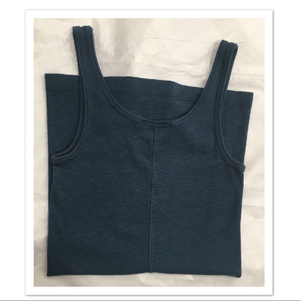 SOLD - VINCE Tank Top - Picture 3 of 5