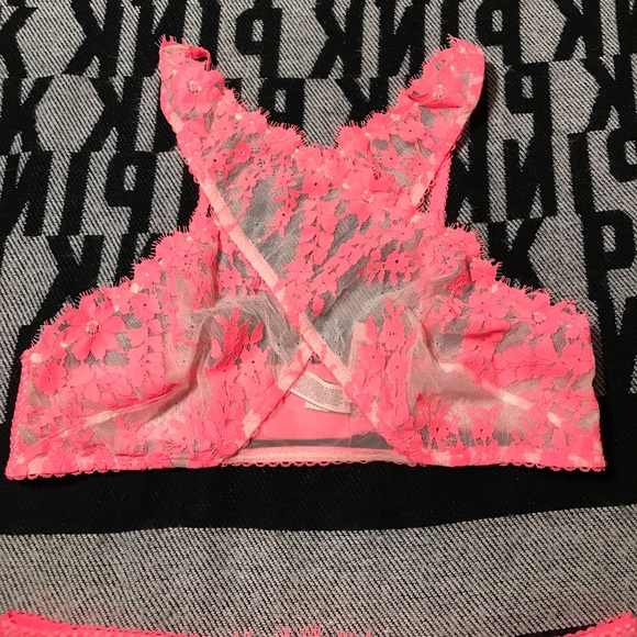 SALE💕VS DREAM ANGEL HIGH NECK PANTY SET LG💕 - Picture 3 of 4