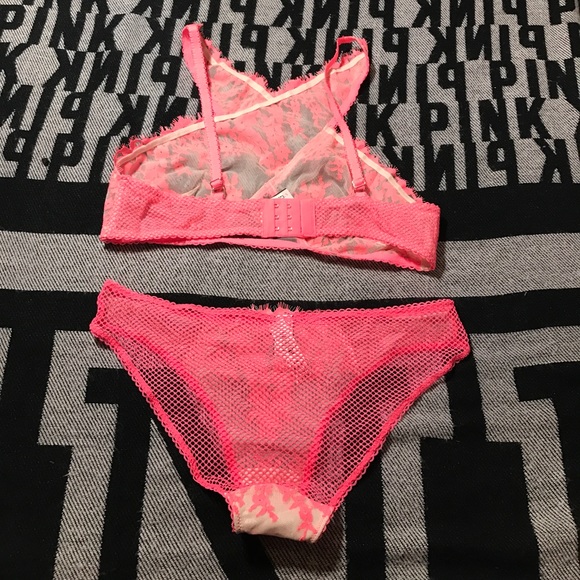 SALE💕VS DREAM ANGEL HIGH NECK PANTY SET LG💕 - Picture 4 of 4