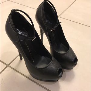 Giuseppe Zanotti - black Mary Jane pump