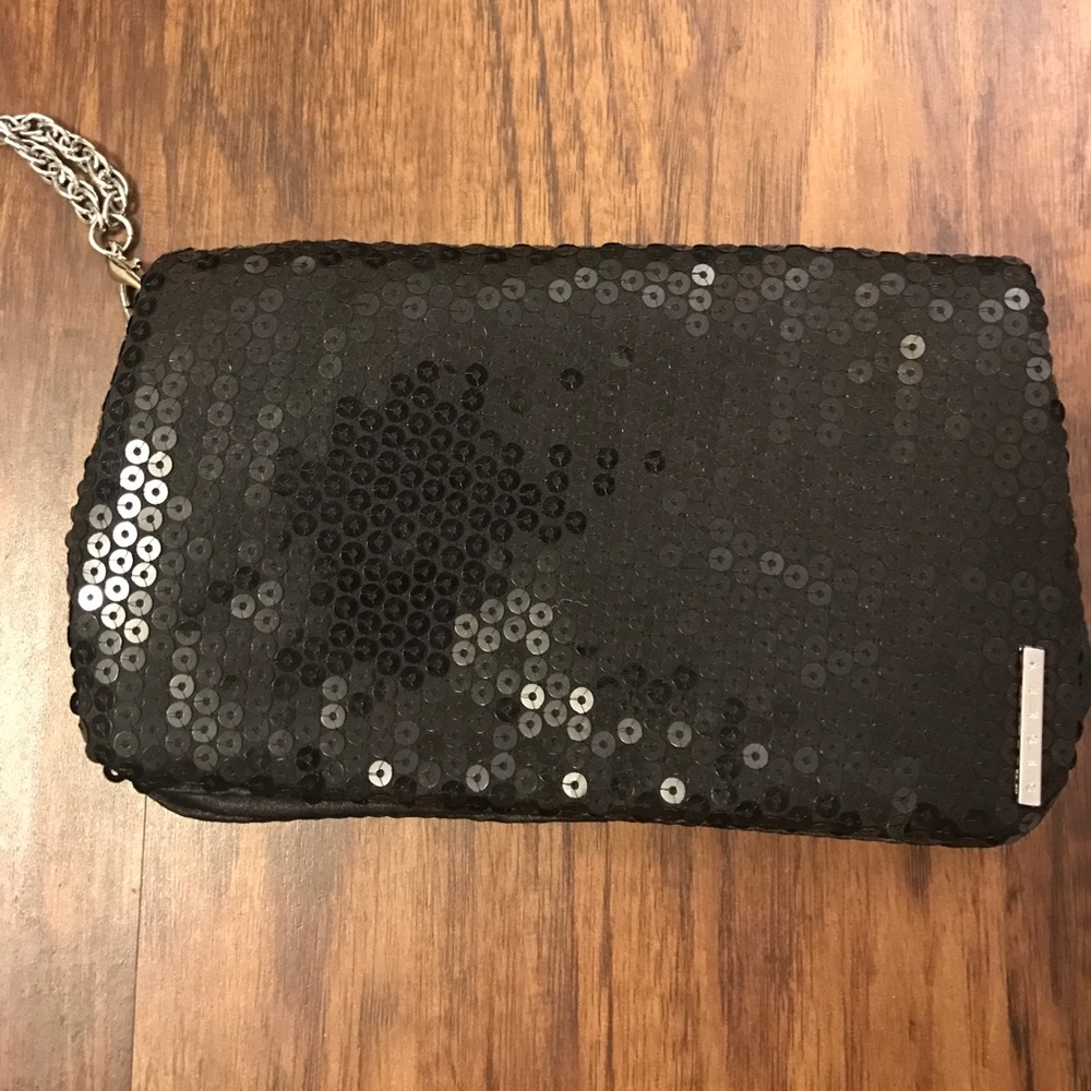 Sisley clutch