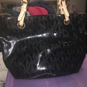 Michael Kors bucket shoulder bag