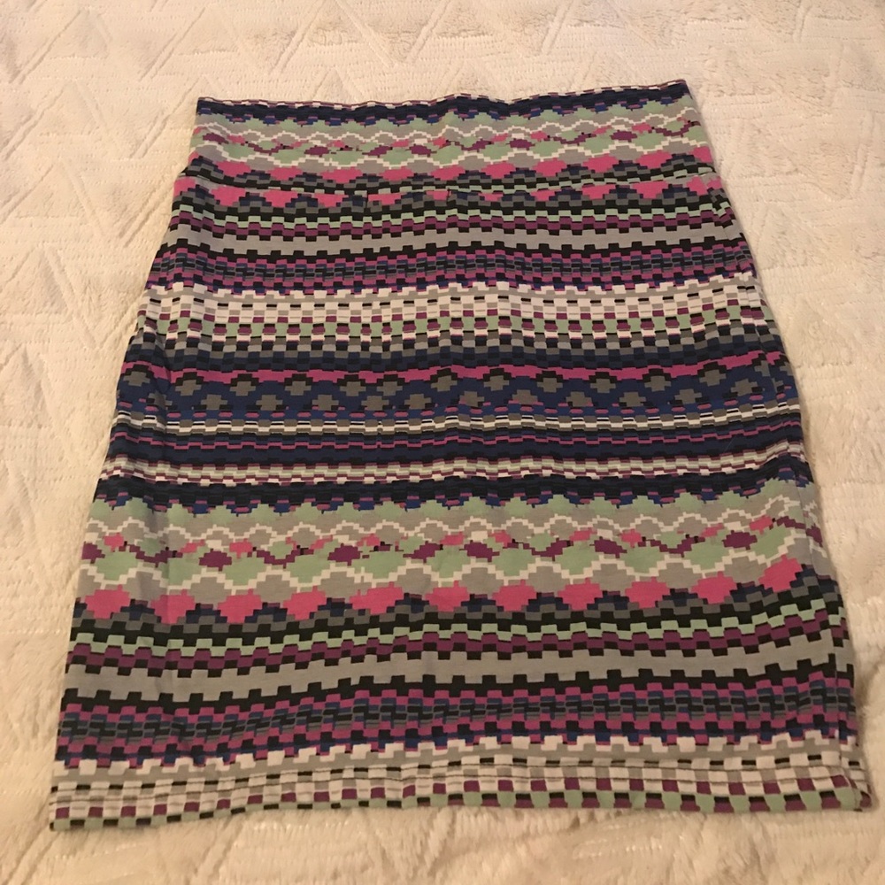 F21 Aztec pattern skirt