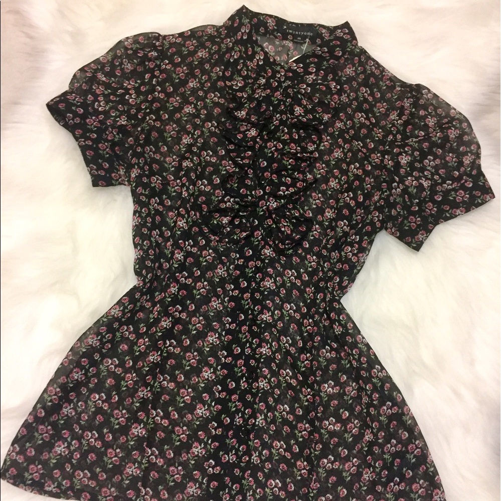 Sheer Floral Blouse with Ruffled Collar, size M