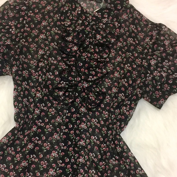 Sheer Floral Blouse with Ruffled Collar, size M - Picture 5 of 5