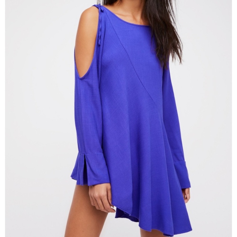 Cold shoulder tunic