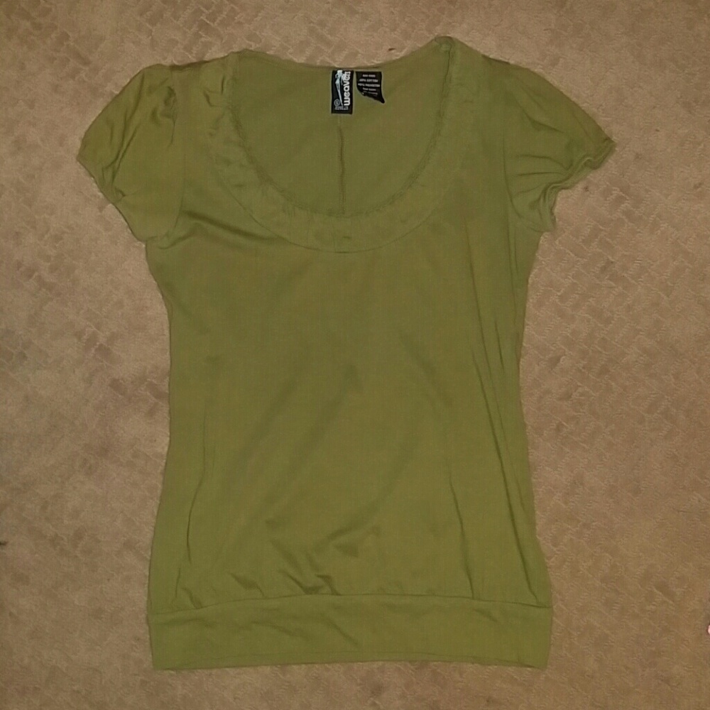 Woman's small dress shirt