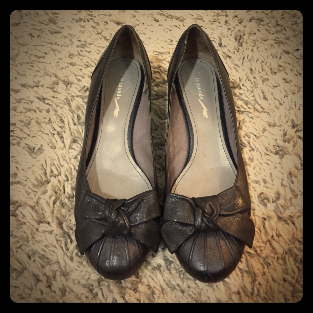 🖤leather mini heel pumps *OFFERS WELCOME*