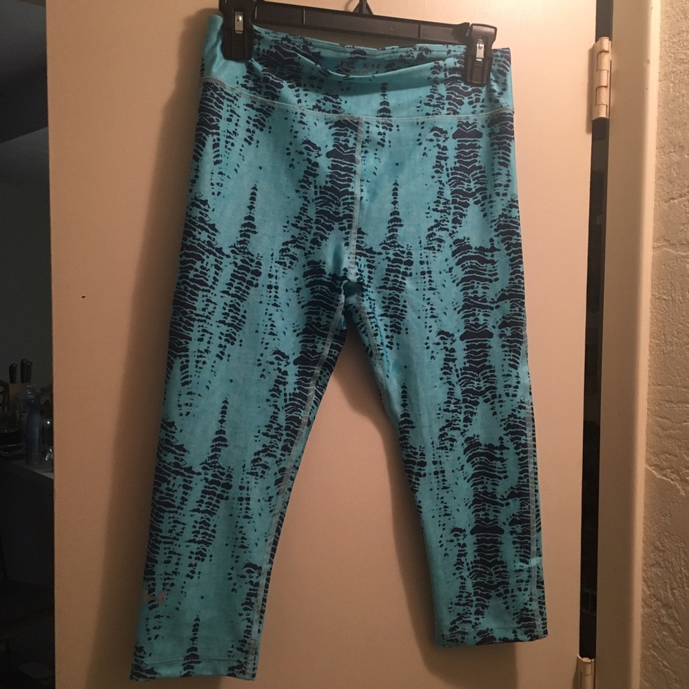 Under Armour Medium Compression Capris - image 1