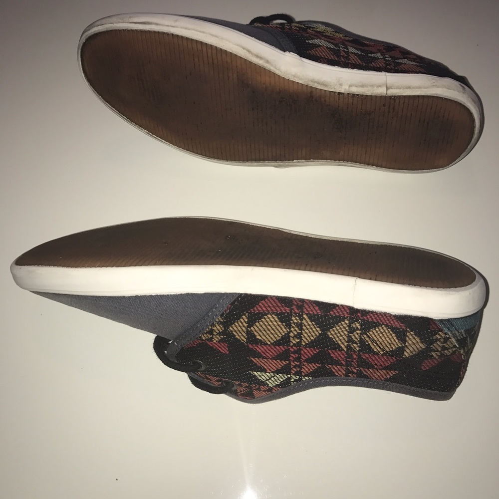 Aztec Plimsol - Picture 3 of 3