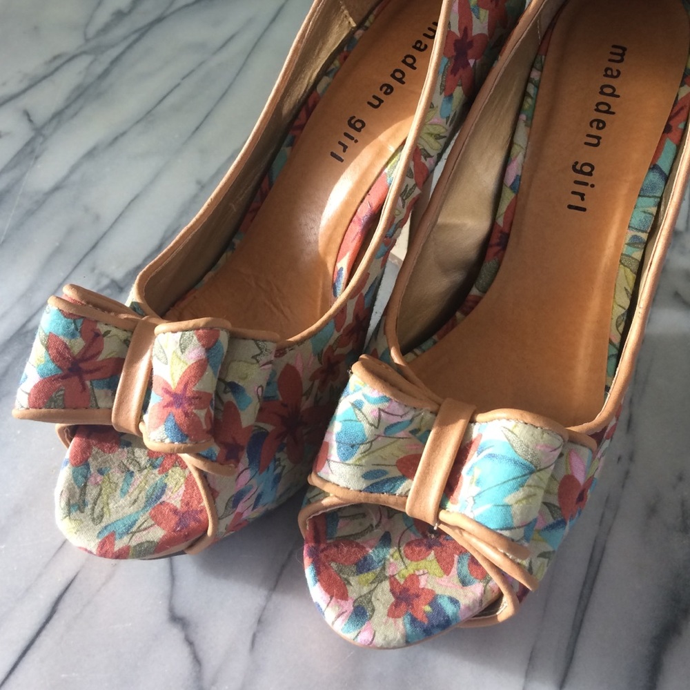Madden Girl Floral Bow Heels