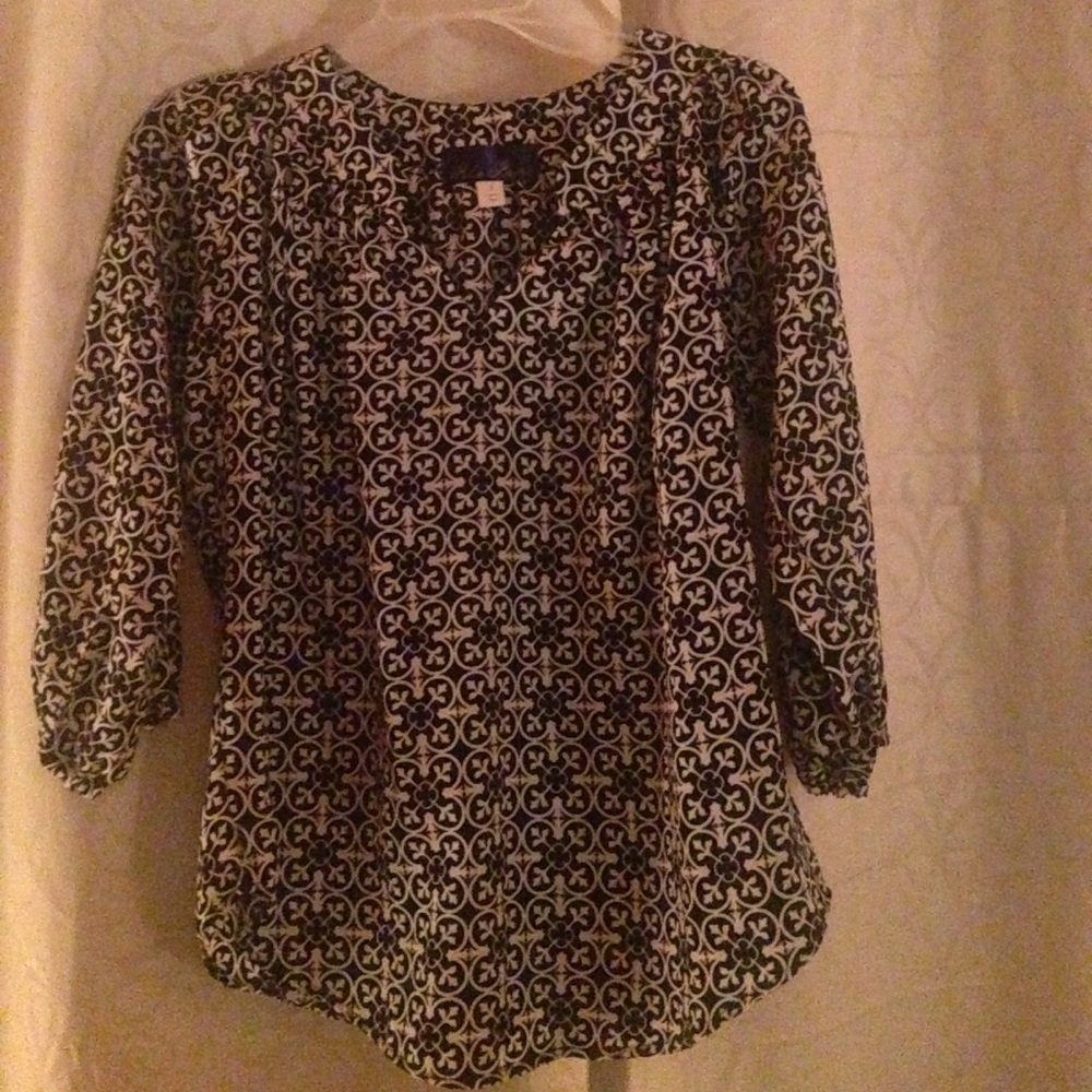 🌿DONATING SOON🌿 Black and white classy blouse