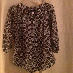 🌿DONATING SOON🌿 Black and white classy blouse