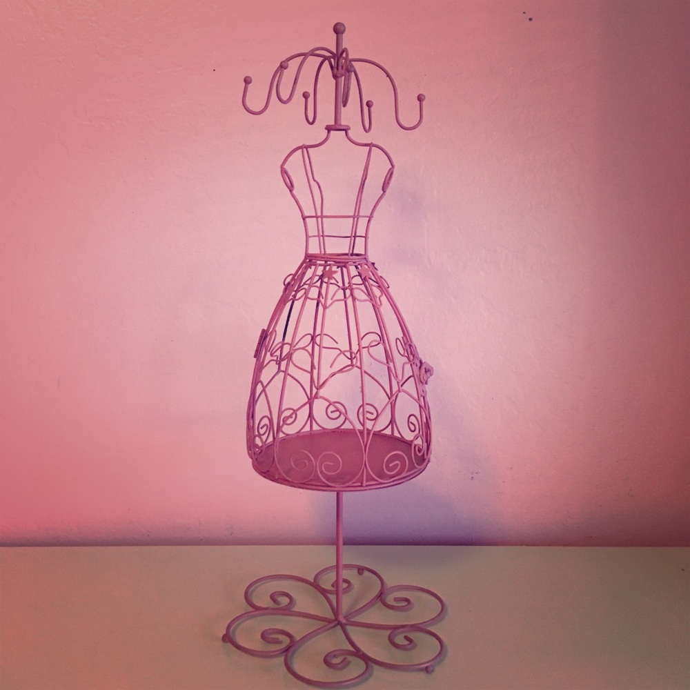 pink jewelry holder