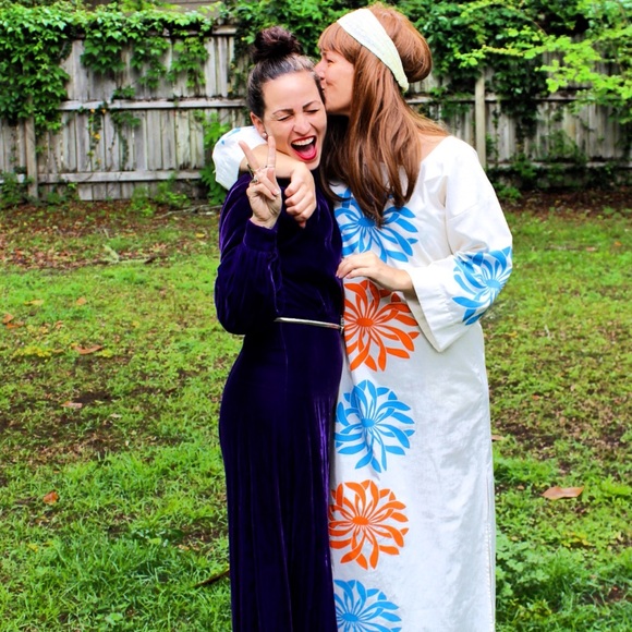 Meet your Posher, Danielle - Picture 2 of 2