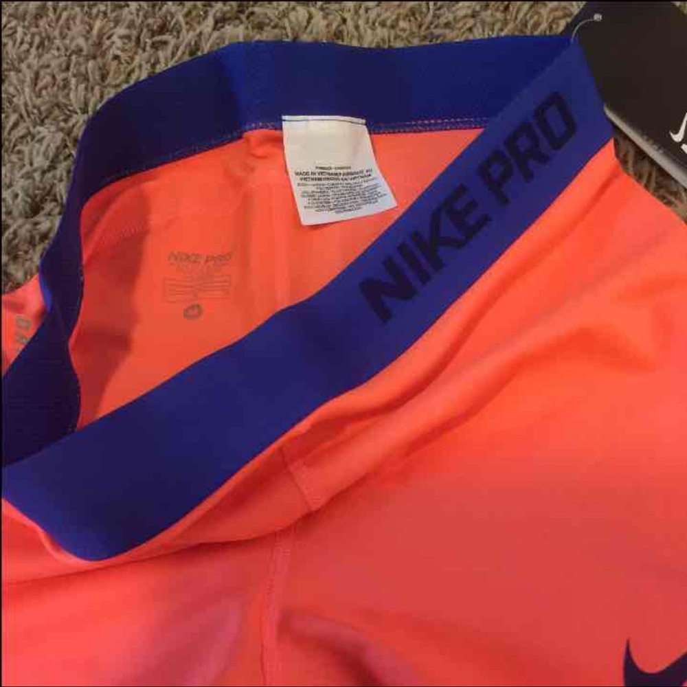 Nike pros - Picture 2 of 2
