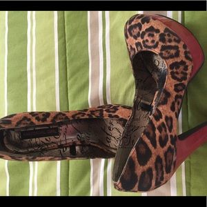 Leopard shoes