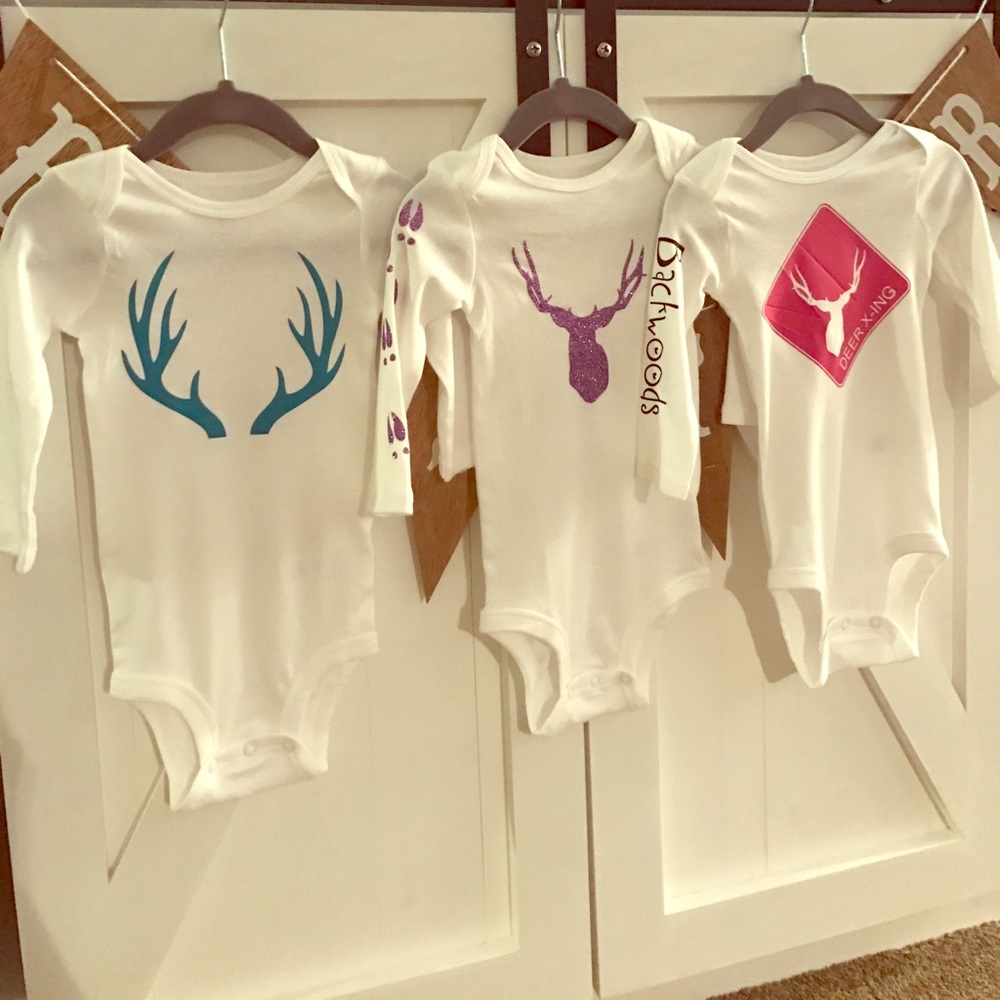 Girls custom made country/hunting onesies. 6/12m