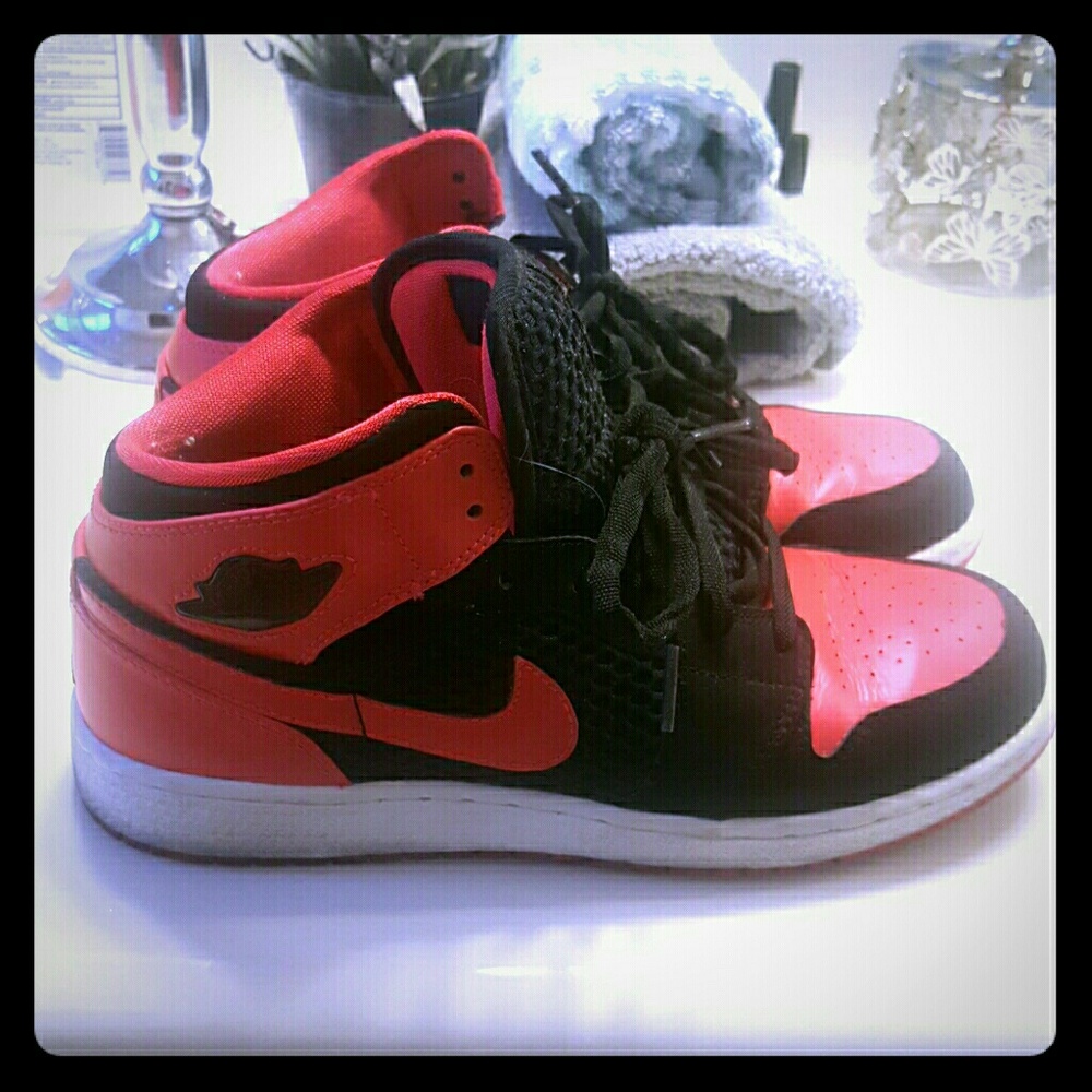 Black & red JORDANS