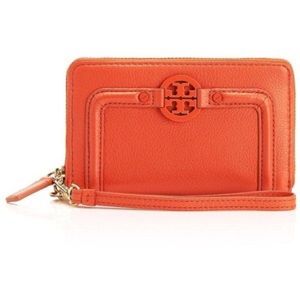 FINAL PRICE DROP Tory burch wristlet