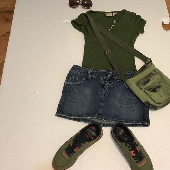 2 Mini Skirts - Picture 3 of 4