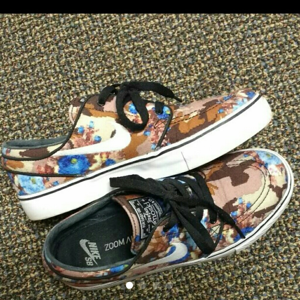 Blue digi floral stefan janoskis